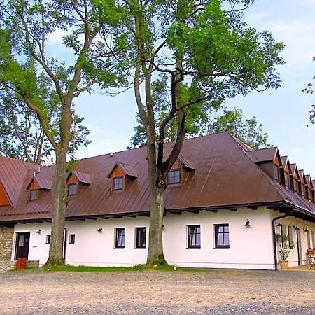 Rodinny Pod Bilou Skalou Krizanky