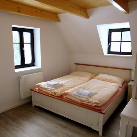 Rodinny Pod Bilou Skalou Krizanky